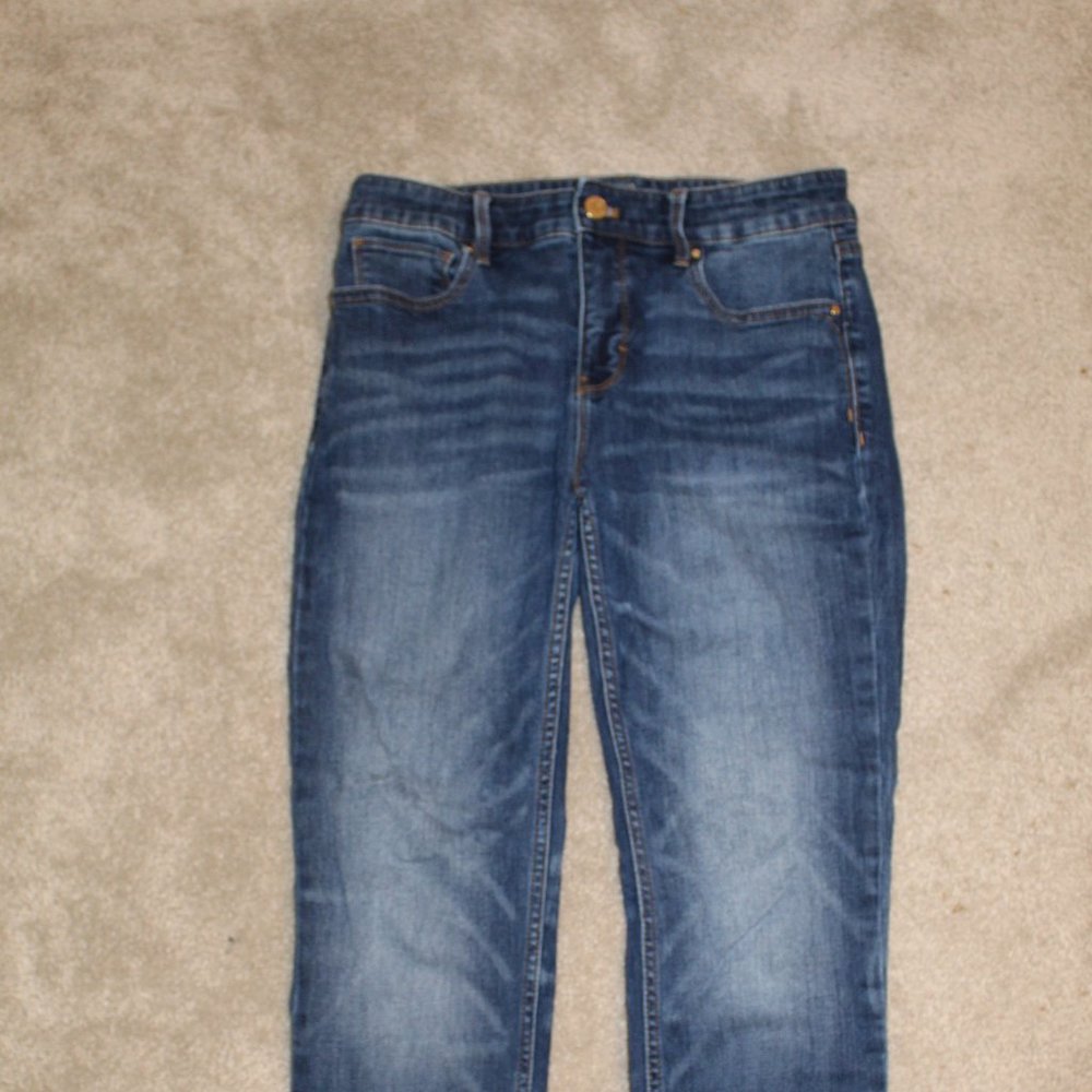 WHBM Skinny Crop High waisted jeans in 2 SHORT